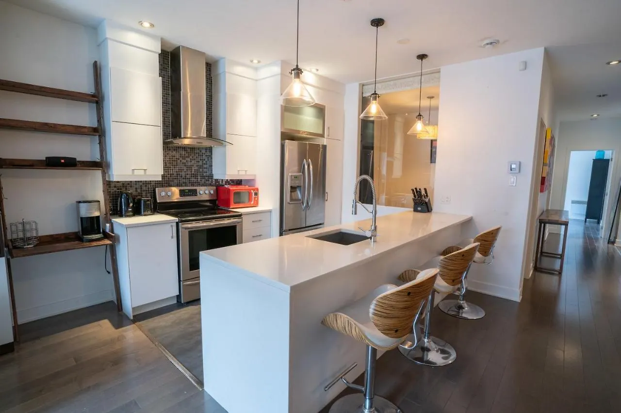 Breathtaking 3 Beds Apt A 2-Mins Walk From Metro! Apartment Montreal Canada