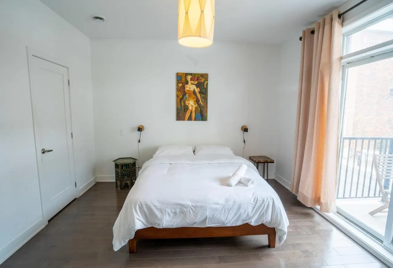 Breathtaking 3 Beds Apt A 2-Mins Walk From Metro! Apartment Montreal