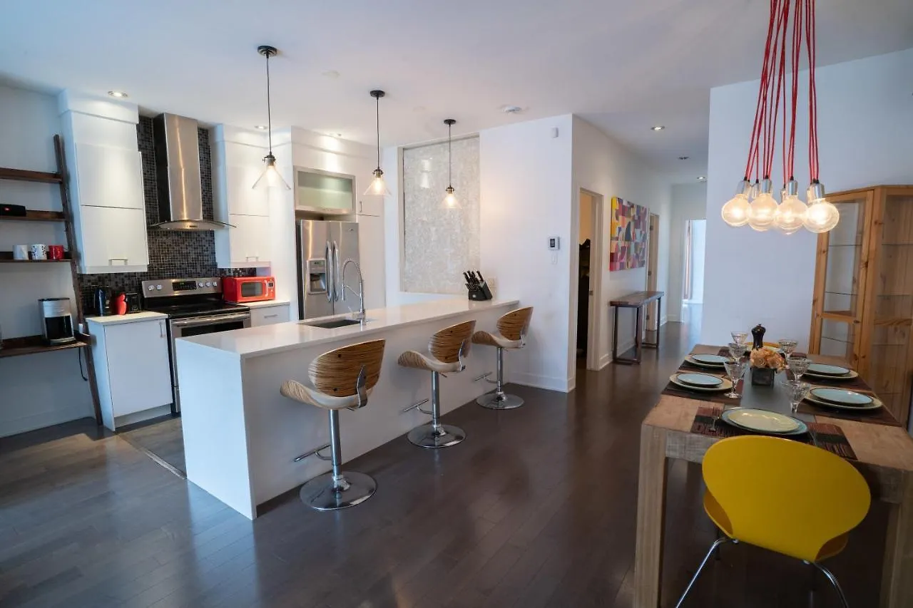 Breathtaking 3 Beds Apt A 2-Mins Walk From Metro! Apartment Montreal Canada